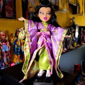 (RARE) 2004 Bratz World!Tiana - no box, incomplete
